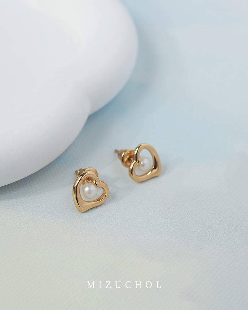 Clouds or Heart Earrings Stud - Natural Pearl