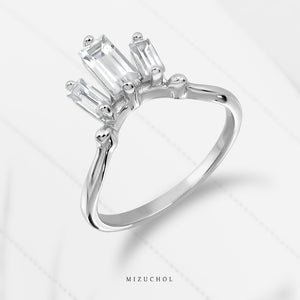 Love & Flirt Ring (RD)- White Topaz