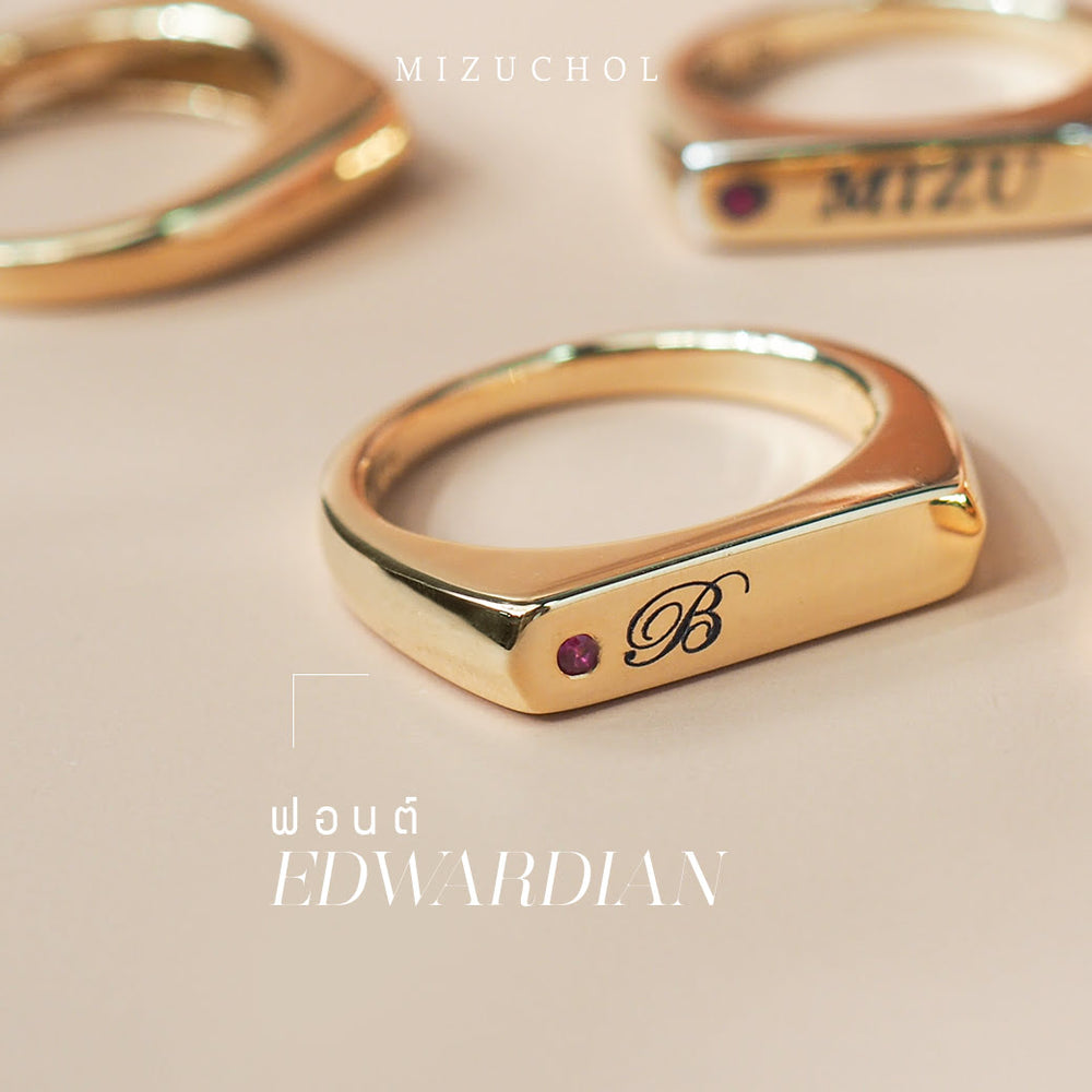 
            
                Load image into Gallery viewer, Golden Vintage Ring - Ruby
            
        