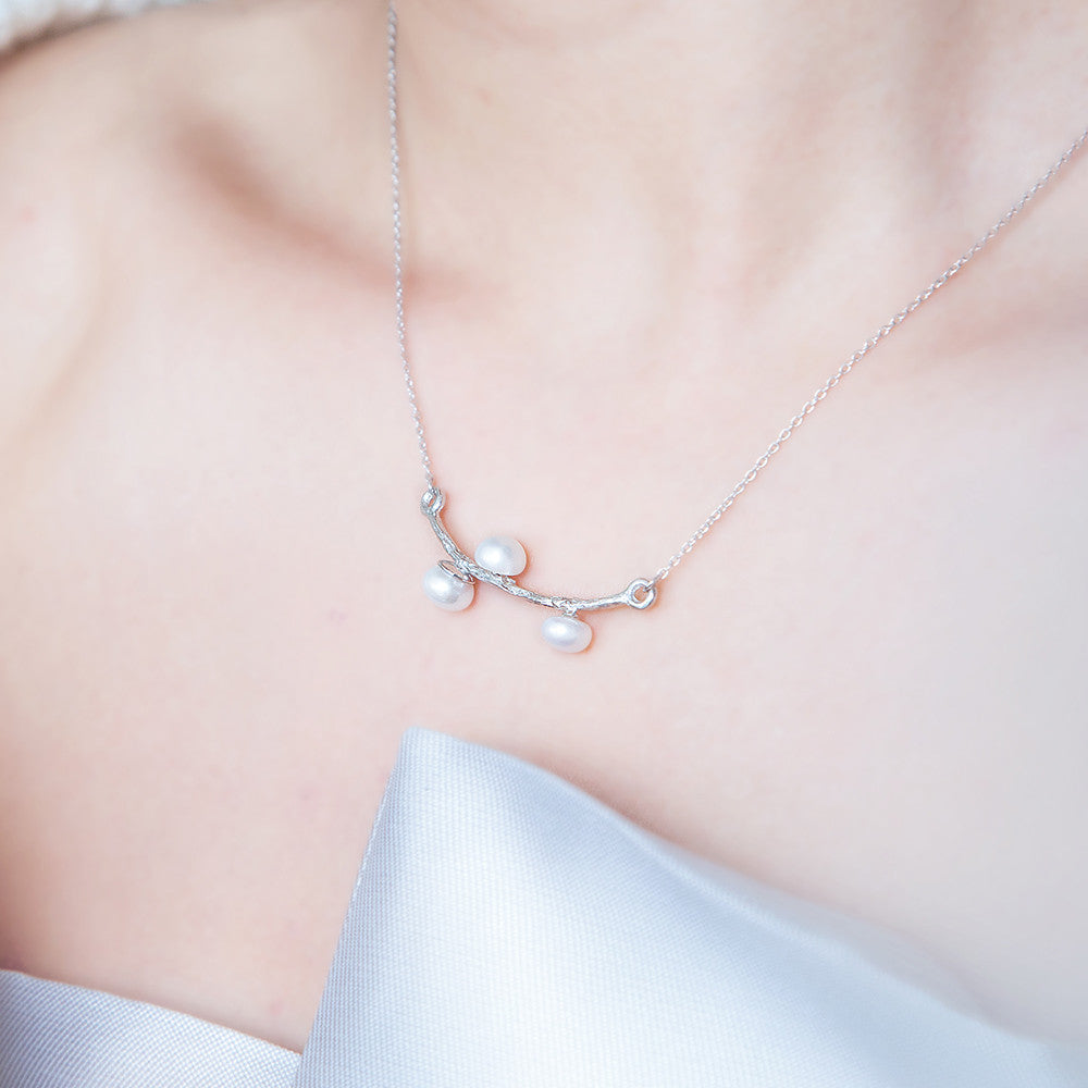 
            
                Load image into Gallery viewer, Snowy Day Necklace
            
        